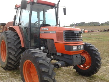 Kubota M9000DTC Tractor