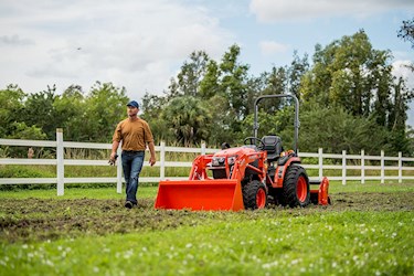Kubota B2601 Compact B Series Tractor