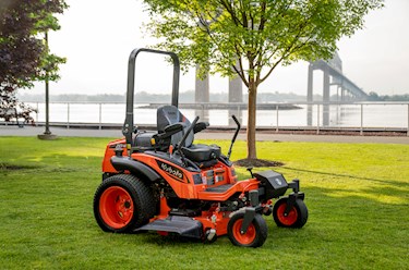 Kubota ZD1211 60" Diesel Zero-Turn Mower