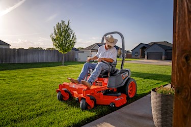 Kubota Z252KW-54 54" 200 Series Zero-Turn Mower